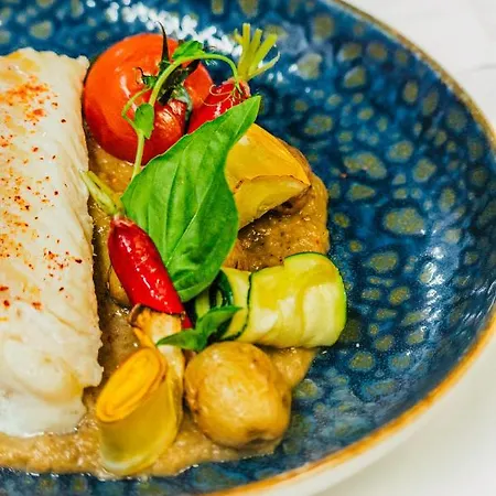 Mayrena Restaurant מלון