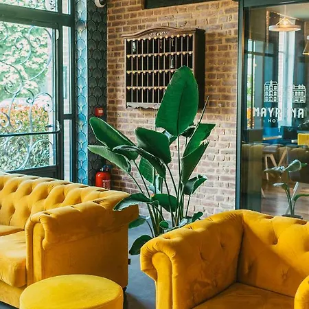 Mayrena Restaurant מלון או