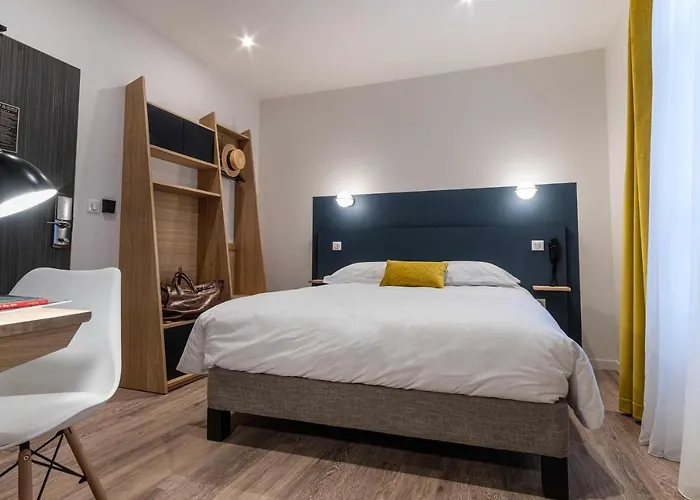 Mayrena Restaurant Hotel 3*